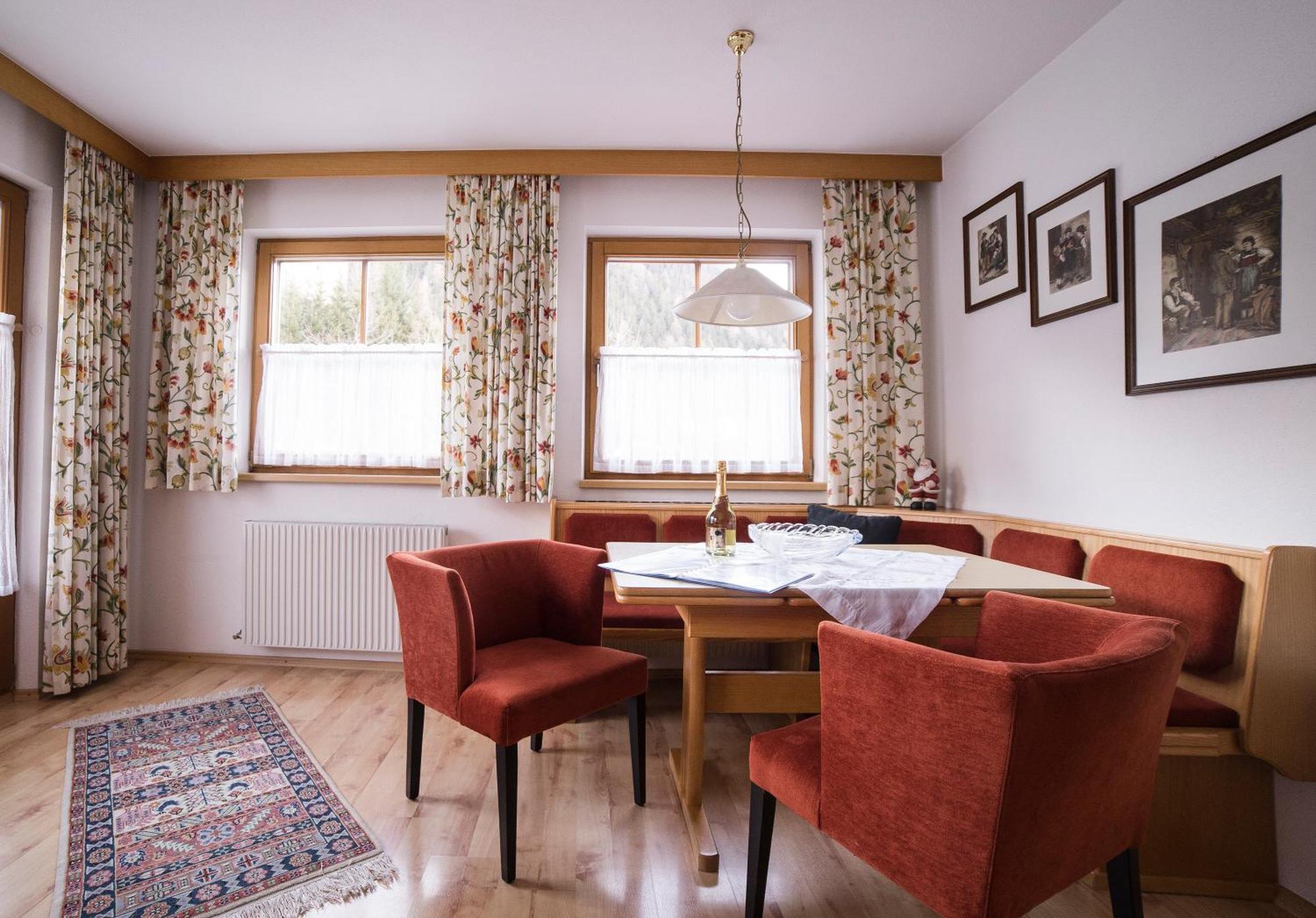 Alberts Bellevue Appartements Nauders Room photo